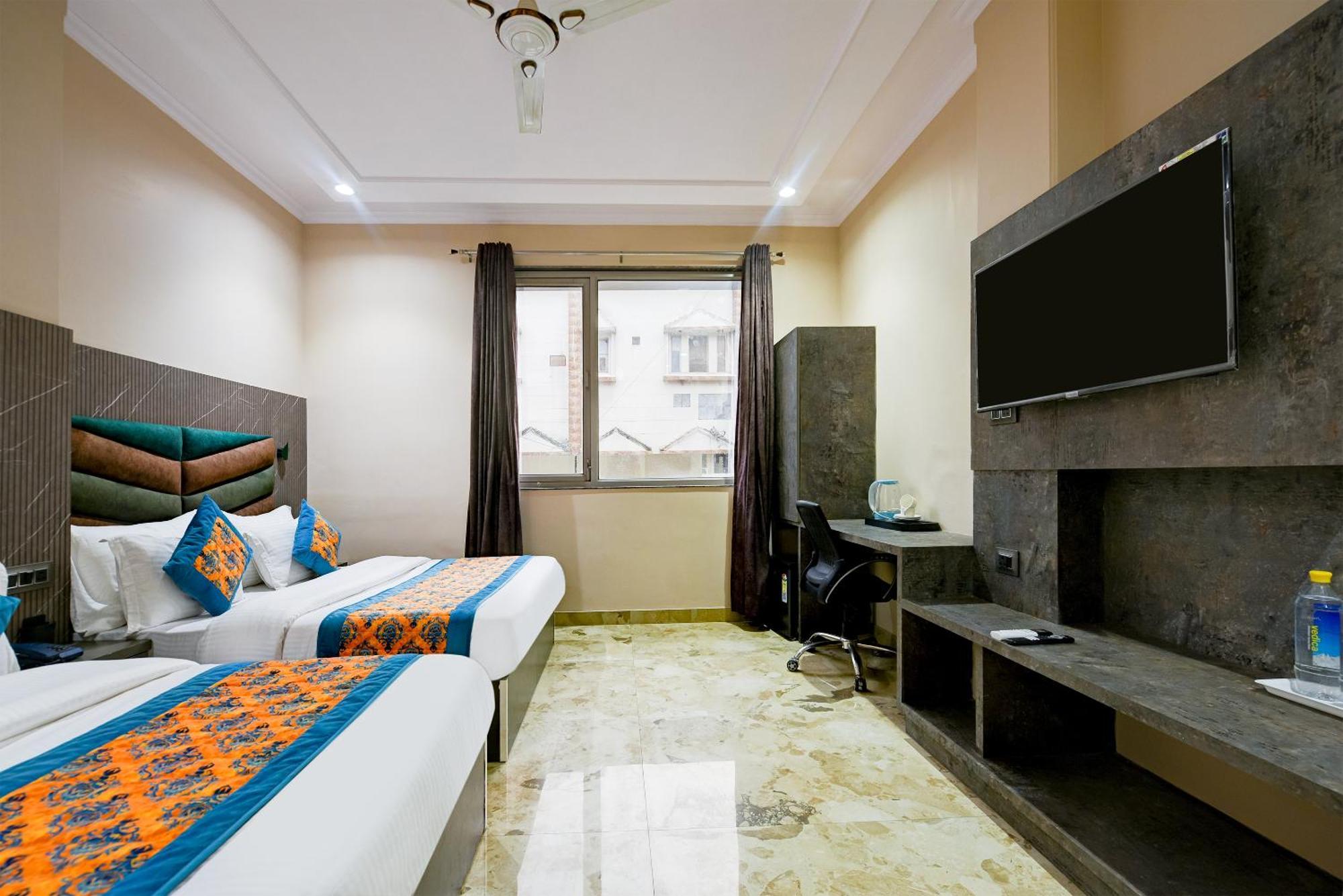The Pearl Plaza Hotel In City Centre - Near New Delhi Railway Station Esterno foto